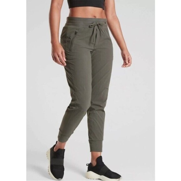 Trekkie Shorts: Olive
